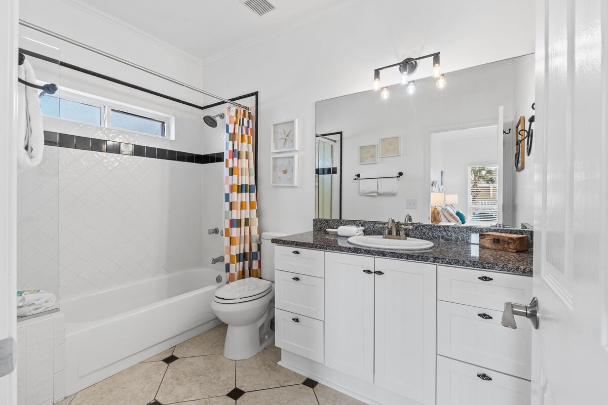 Photo 45 of Sandy at the Beach: Pet-friendly 3-bedroom home with private pool in Destin's Crystal Beach.