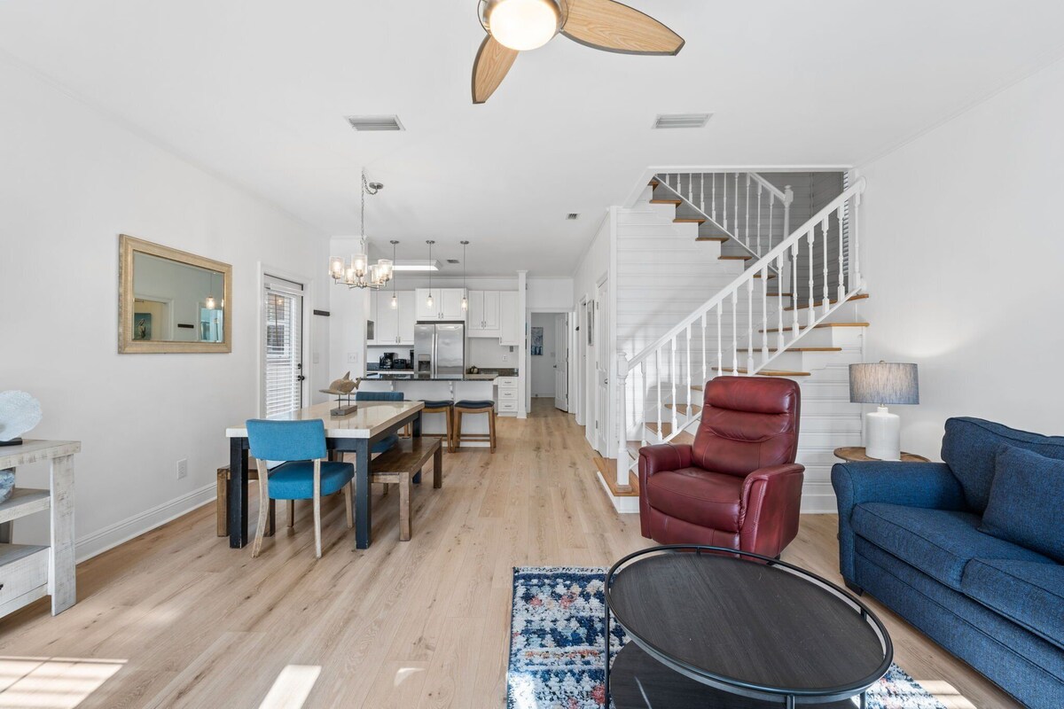 Photo 11 of Sandy at the Beach: Pet-friendly 3-bedroom home with private pool in Destin's Crystal Beach.
