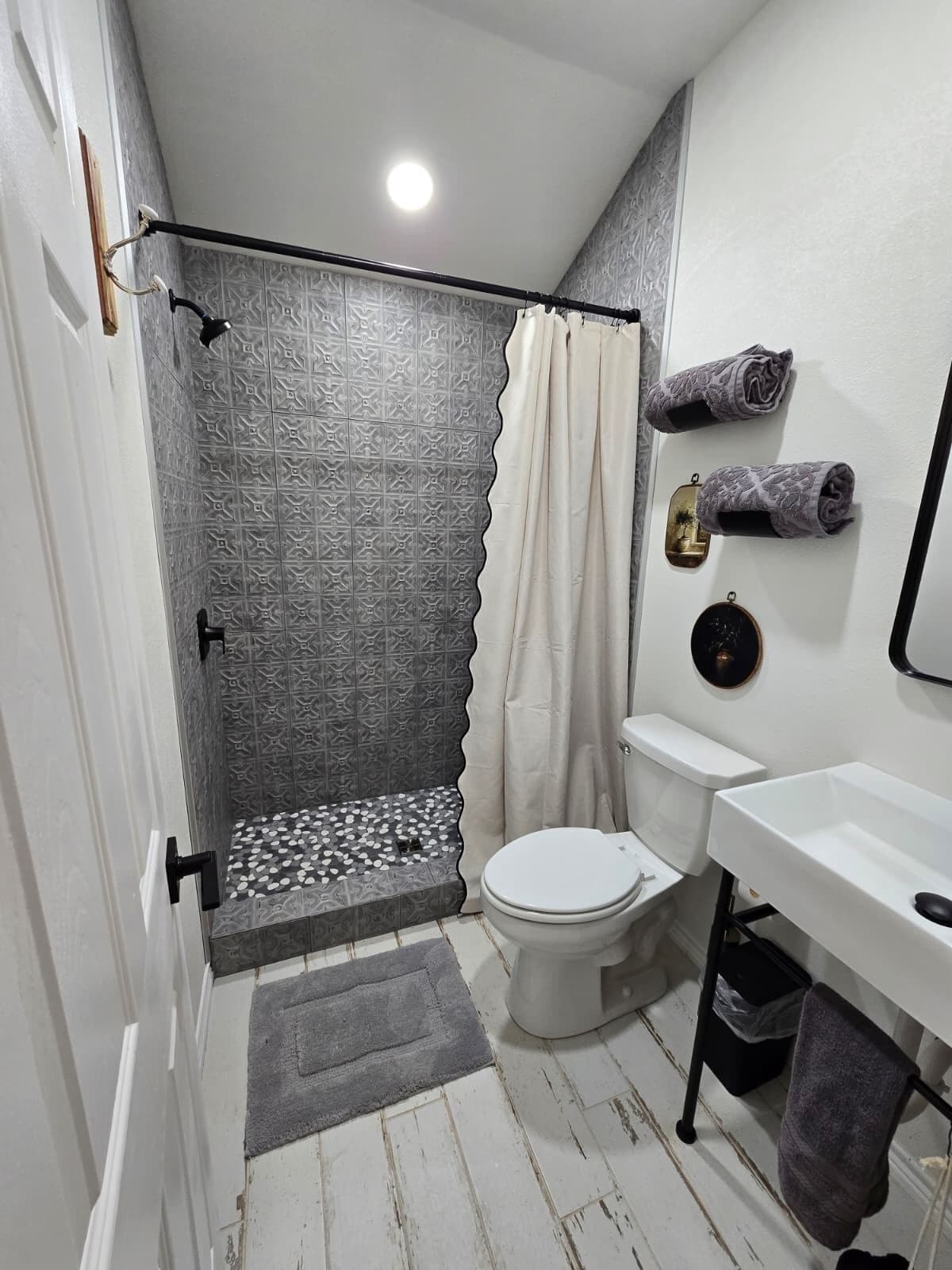 Superior Cabin | Bathroom