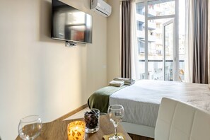 1 bedroom, iron/ironing board, WiFi, bed sheets - Cozy studio near the sea with AC, WiFi and big 50" TV in Guru Residence Batumi (Batumi)