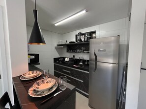 Apartemen Comfort, 1 Tempat Tidur Double dengan tempat tidur Sofa, Bebas Asap Rokok, beranda | Dapur pribadi | Lemari es, microwave, dan peralatan masak/sendok-piring