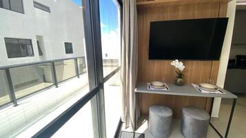 Deluxe Apartment, 1 Double Bed with Sofa bed, Non Smoking, Lanai | Interior