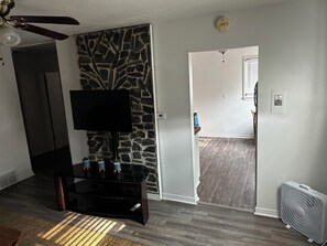 Interior - 2 Bed house centrally located (Rapid City)