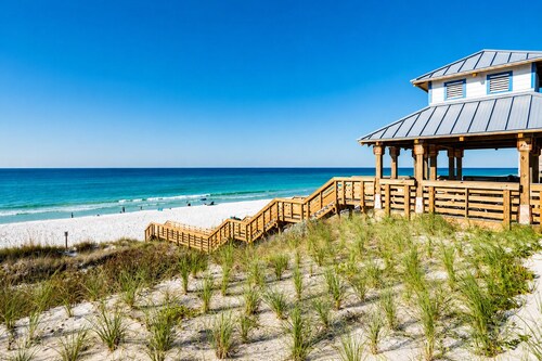 Casa Blanca | Rooftop Bar • Elevator • Golf Cart • 400' Beach Access