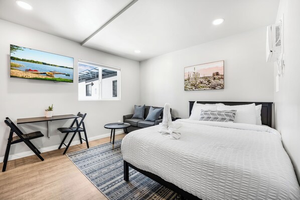 WiFi, bed sheets - New Modern Apartment w/ AC - Central to SD (El Cajon)