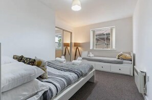 1 bedroom, iron/ironing board, WiFi, bed sheets - Placido Apartments Suites  (Birmingham)