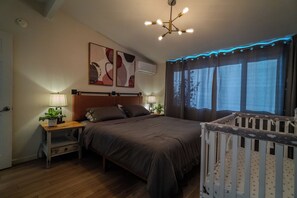 4 Schlafzimmer, Schreibtisch, Bügeleisen/Bügelbrett, Reisekinderbett