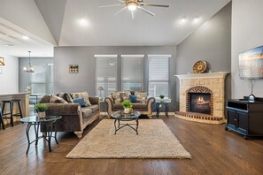 Televisión y oficina 