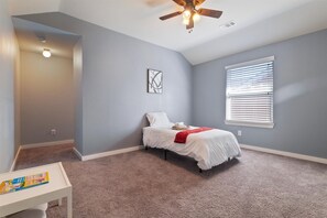 5 bedrooms, desk, iron/ironing board, free WiFi