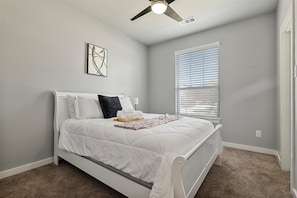 5 bedrooms, desk, iron/ironing board, free WiFi