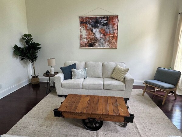 智能电视、壁炉、立体声音响、办公室