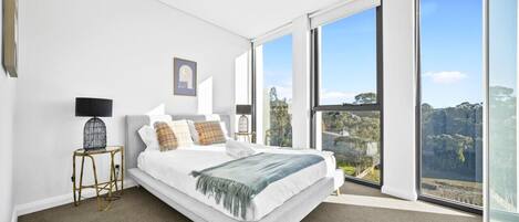 2 chambres, fer et planche à repasser, Wi-Fi, draps fournis