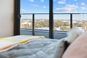 2 Schlafzimmer, Schreibtisch, Bügeleisen/Bügelbrett, WLAN