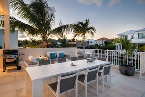 Outdoor dining - Villa De Marco (Leeward)
