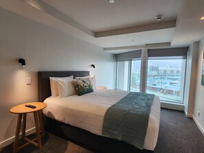 华丽公寓, 3 间卧室, 私人浴室, 海湾景观 | 3 多间卧室、特色装修、特色家居、熨斗/熨衣板