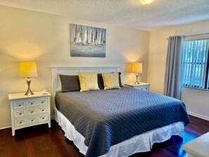 2 bedrooms, iron/ironing board, free WiFi, bed sheets - ED-Pool, Tennis, Pickle ball, near Beaches and IMG, Shorewalk condo 2 Bedroom/2 Bath lake view (Bradenton)