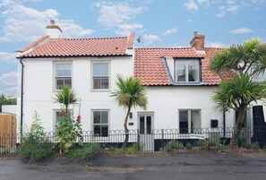 Exterior - Beresford House - a self catering house that sleeps 8 guests in 4 bedrooms (Wells-next-the-Sea)
