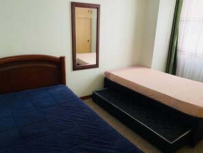 3 habitaciones, caja de seguridad en la habitación y escritorio 