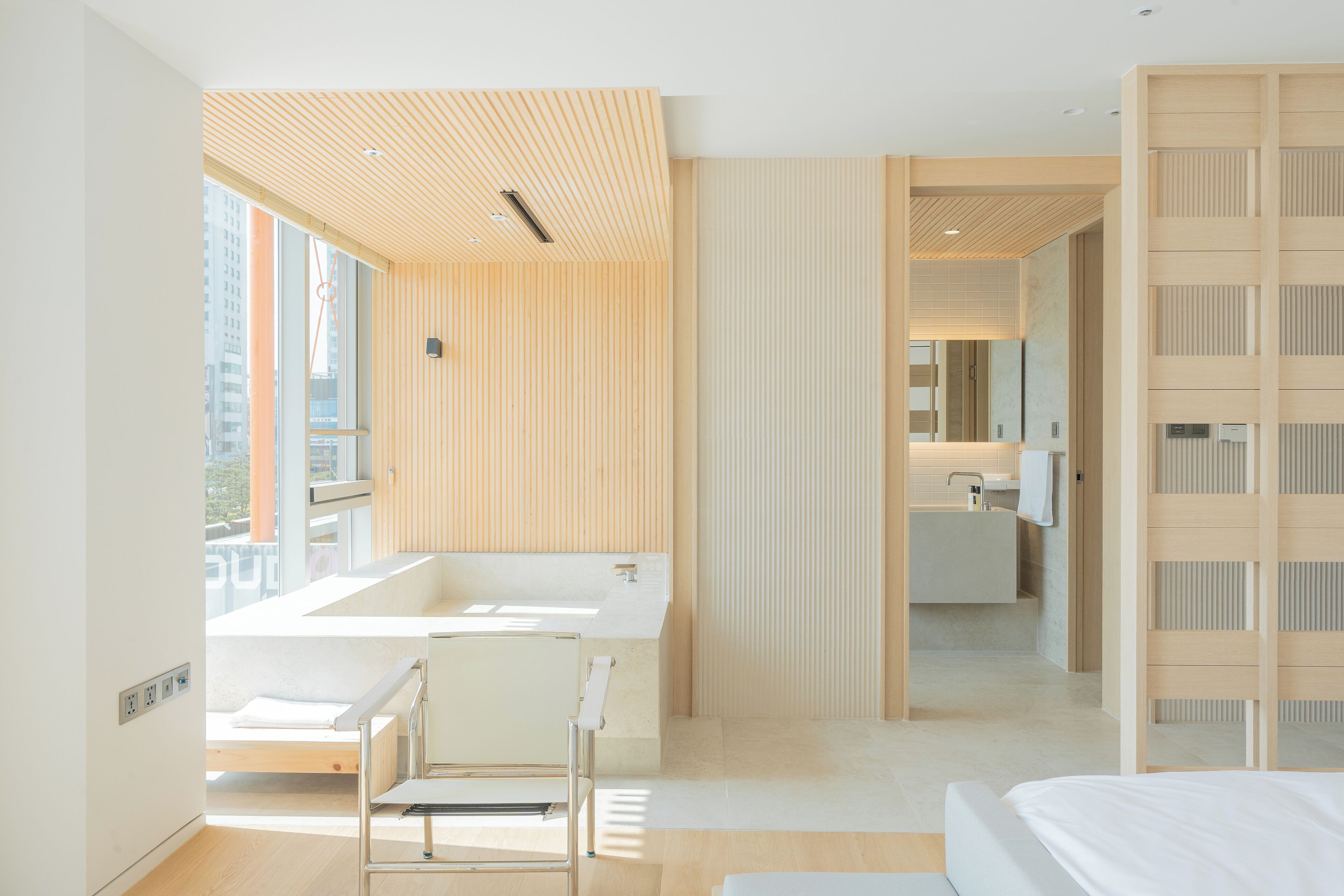 Deluxe Ocean King | In-room safe, desk, laptop workspace, free WiFi