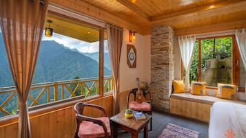 Deluxe Double Room | Free WiFi, bed sheets