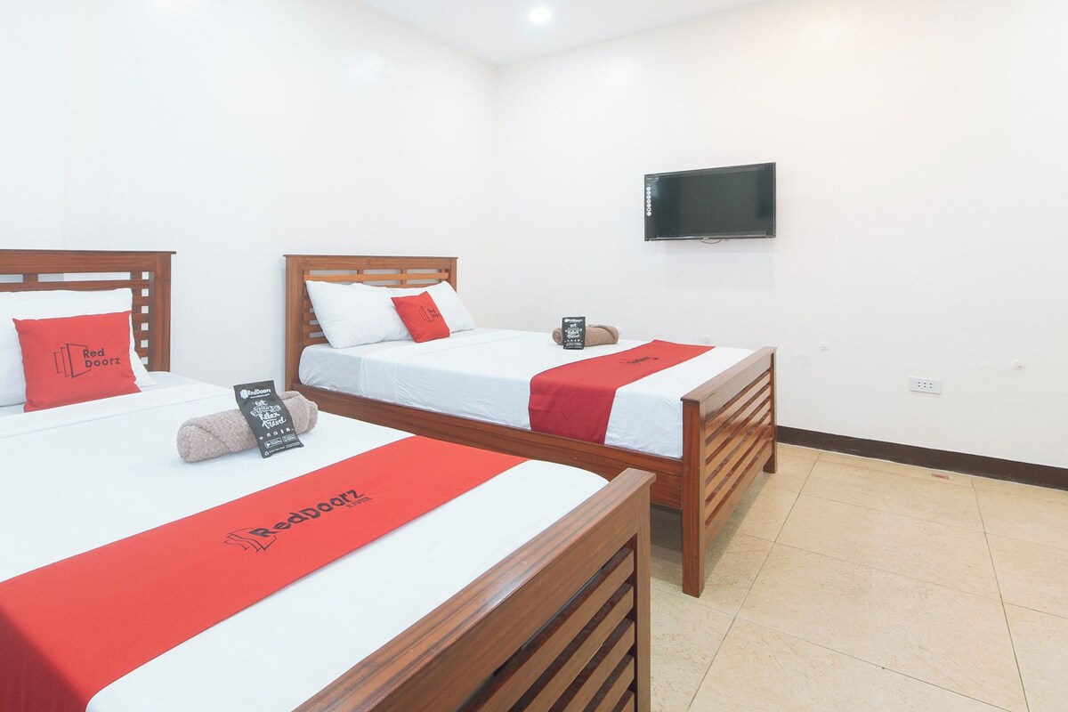RedDoorz Family Room
