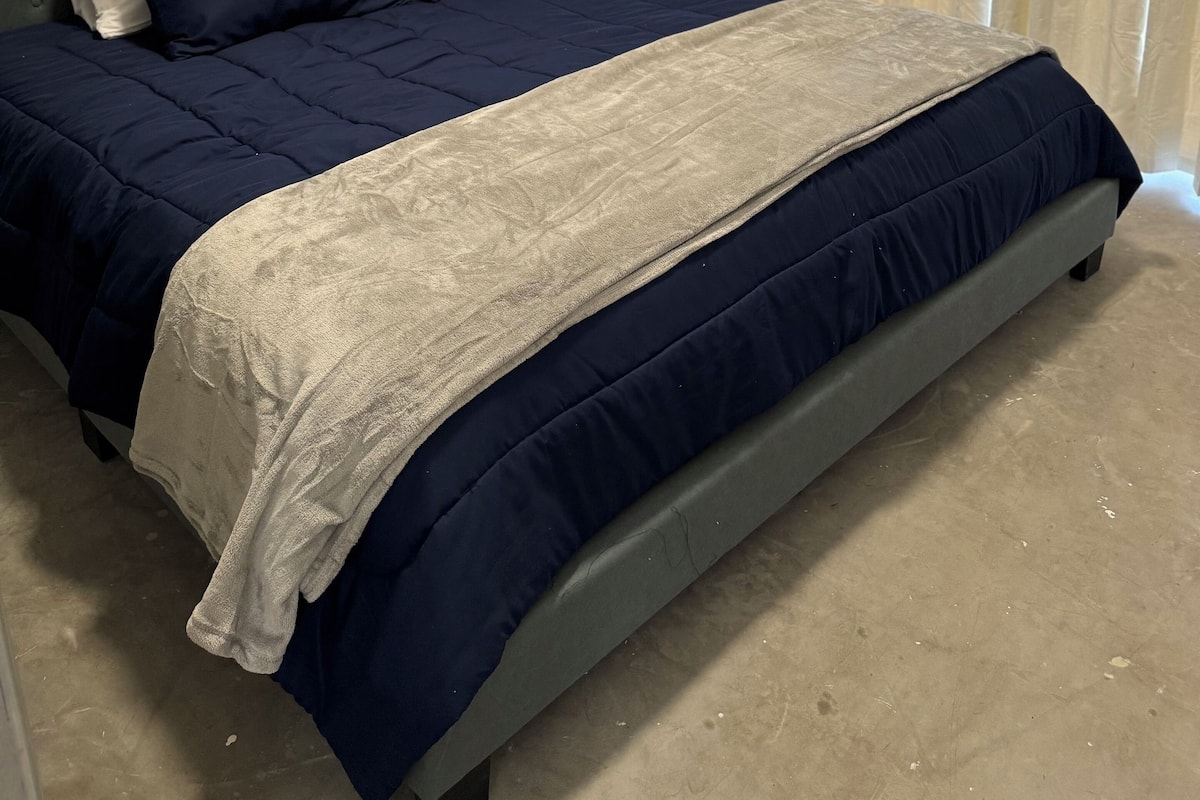 1 chambre, fer et planche à repasser, Wi-Fi gratuit