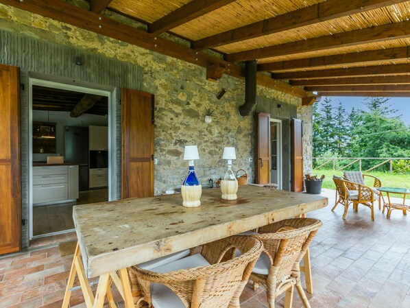 Outdoor dining - Vacation home Fanny by Interhome (Pescia)