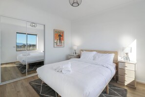 5 makuuhuonetta, työpöytä, silitysrauta/-lauta, ilmainen Wi-Fi