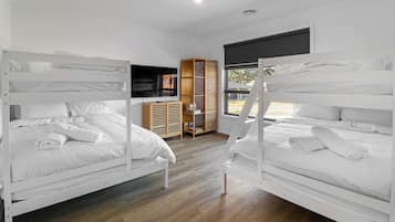 5 soverom, skrivebord, strykejern/-brett og wi-fi (inkludert)