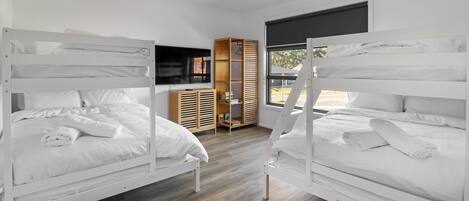 5 habitaciones, escritorio, tabla de planchar con plancha y wifi gratis