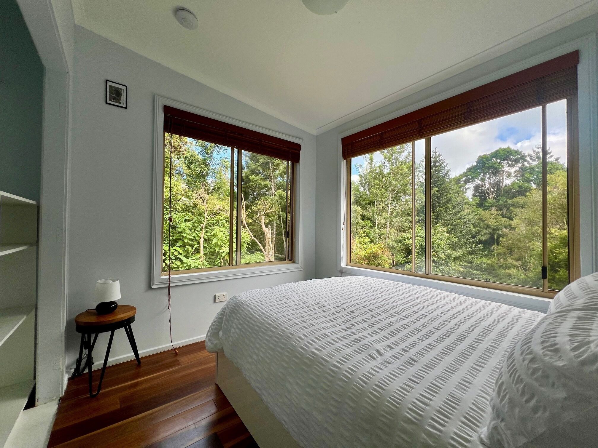 3 chambres, fer et planche à repasser, Wi-Fi, draps fournis