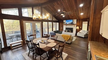 TV connectée, cheminée