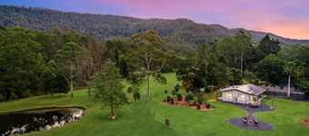 Farm-stay +16 acres + Mineral Pool; 1 hr to Byron Bay, 30 to Nimbin & Lismore.