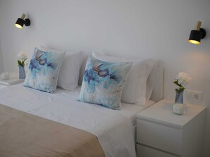 2 bedrooms, iron/ironing board, WiFi, bed sheets - ShadesOfBlue M & M Sleeps 4 with Pool (Imotski)