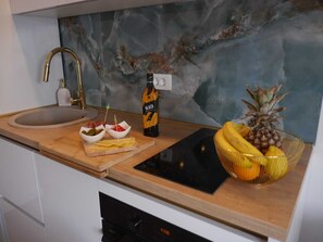 Fridge, microwave, oven, stovetop - Aparment with Private Pool ,Shades of blueMM (Imotski)