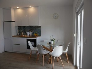 Dining - ShadesOfBlue M & M Sleeps 4 with Pool (Imotski)