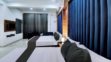 Family Room | Premium bedding, free WiFi, bed sheets