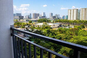Street view - Shore 2 Residence Tower 2 - 619 (Pasay)