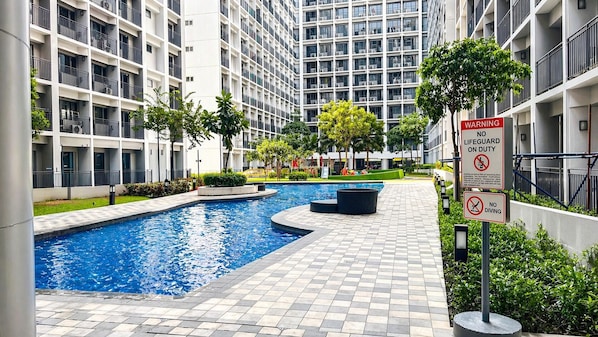 3 outdoor pools - Shore 2 Residence Tower 2 - 619 (Pasay)