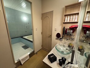 Badewanne und Dusche (separat), Komfortbadewanne
