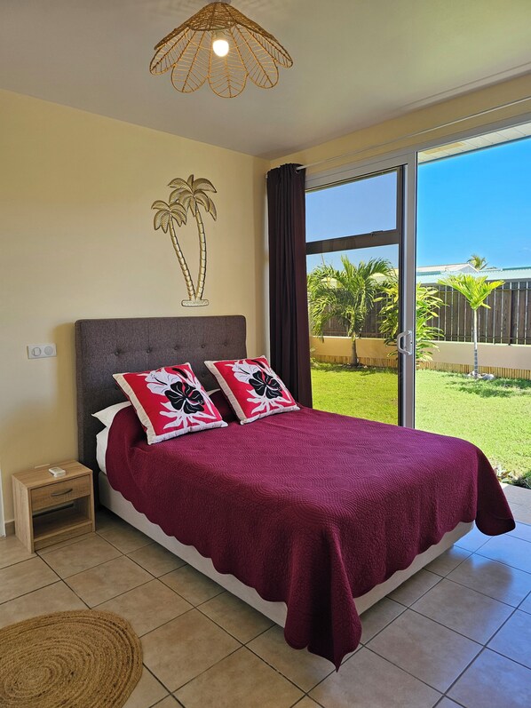 2 bedrooms, desk, travel cot, free WiFi