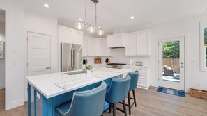 Fridge, microwave, oven, stovetop - Octopus Garden is new construction, dog friendly, hot tub and close to town and beach! (Manzanita)