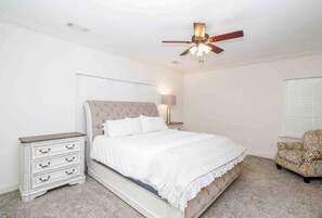 3 bedrooms, iron/ironing board, WiFi, bed sheets