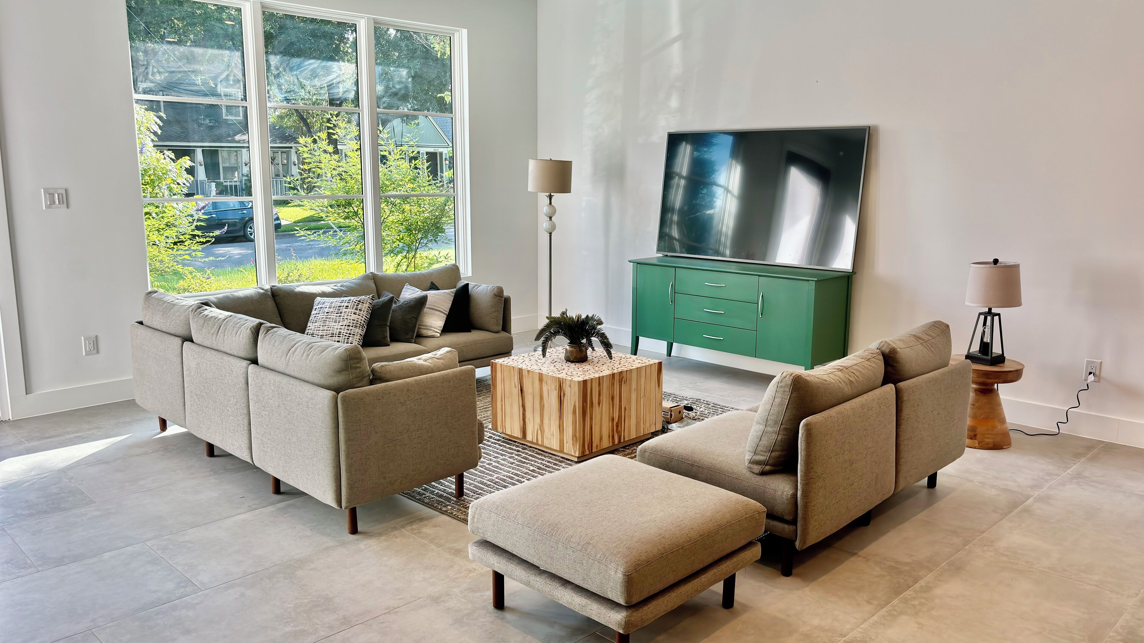 COZY NEW MODERN HOME - NEAR: Downtown DALLAS - AA Convention Center