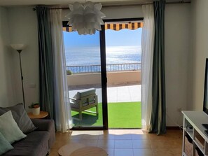 TV - Ocean view apartment (Radazul Bajo)