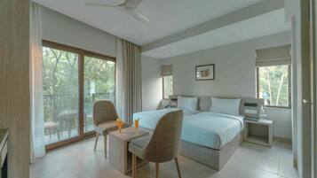 Suíte júnior, sacada | 1 quarto, cofres nos quartos, escrivaninha