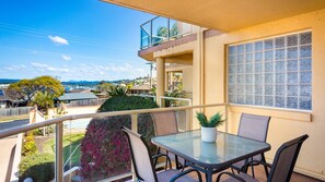 Outdoor dining - Baywatch 3 - Best Location & A View! (Merimbula)