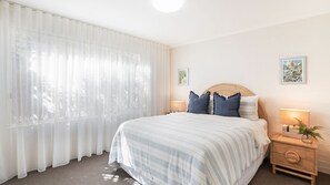 2 bedrooms, free WiFi, bed sheets - Baywatch 3 - Best Location & A View! (Merimbula)