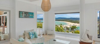 54 Lake - Beautiful Views, Perfect Location!