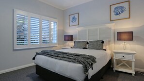 3 bedrooms, iron/ironing board, free WiFi, bed sheets - Ruby Moon - Pet Friendly! (Merimbula)